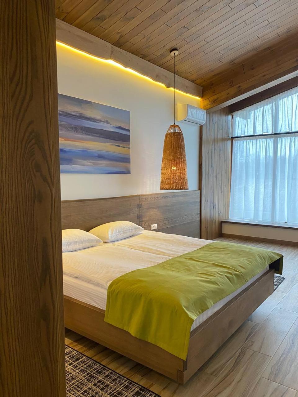 Фільварок Кмитів Hotel Velyki Kosharishcha Ngoại thất bức ảnh
