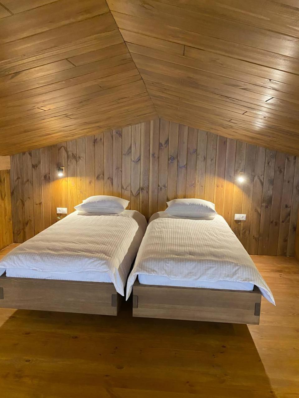 Фільварок Кмитів Hotel Velyki Kosharishcha Ngoại thất bức ảnh