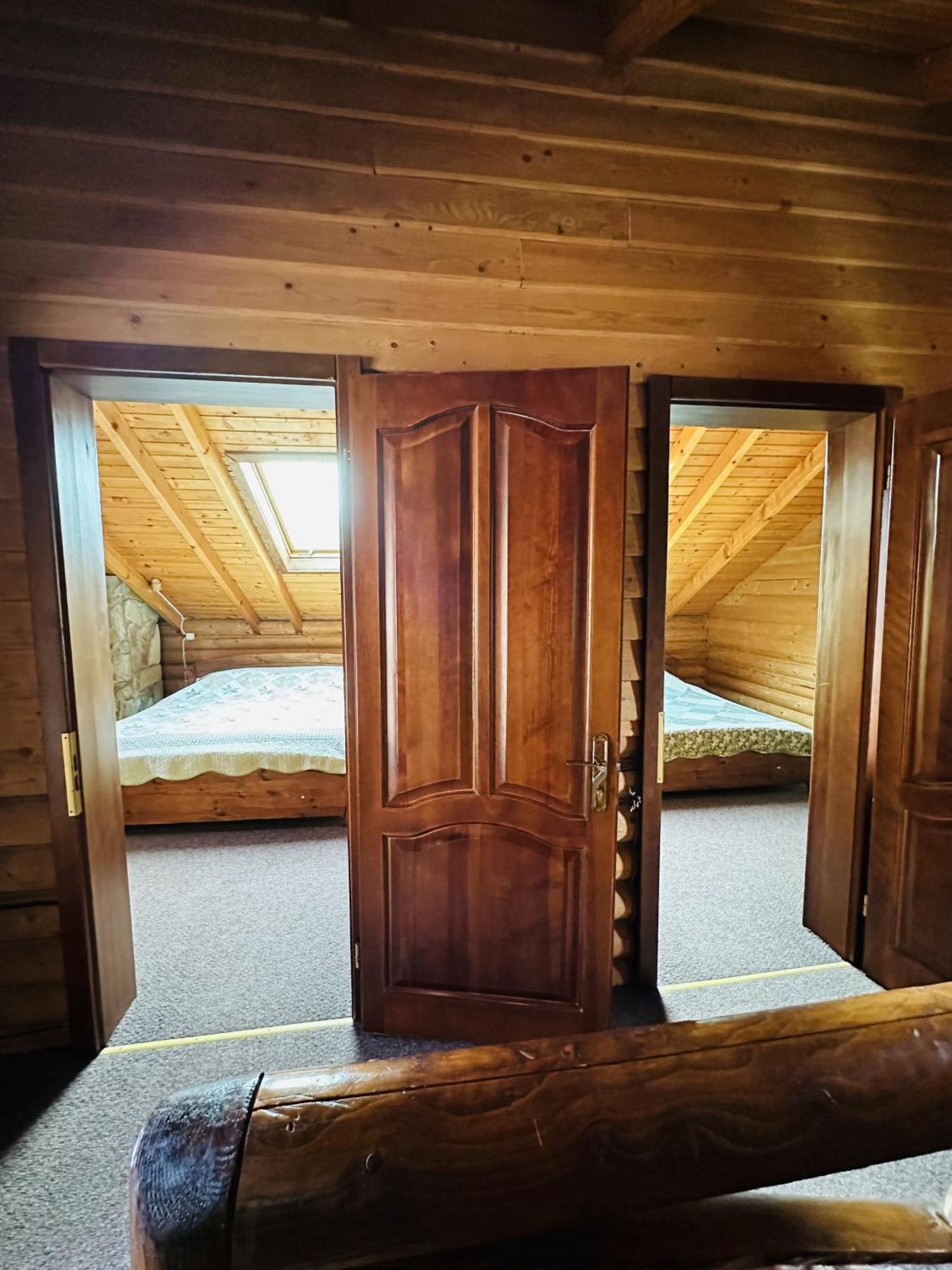 Фільварок Кмитів Hotel Velyki Kosharishcha Ngoại thất bức ảnh