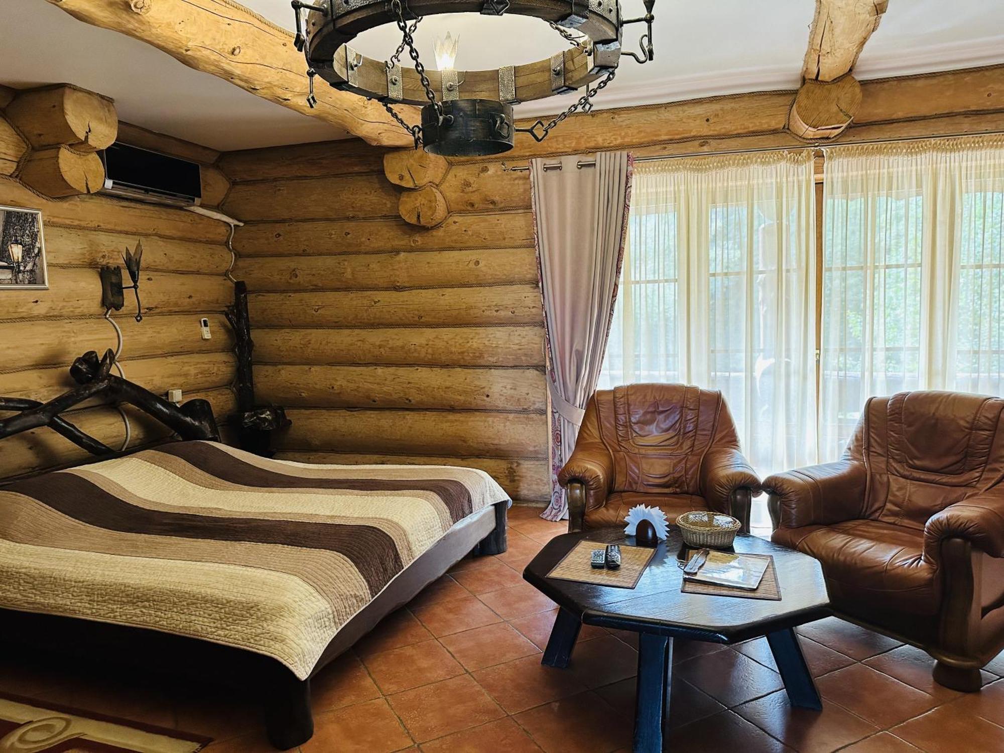 Фільварок Кмитів Hotel Velyki Kosharishcha Ngoại thất bức ảnh