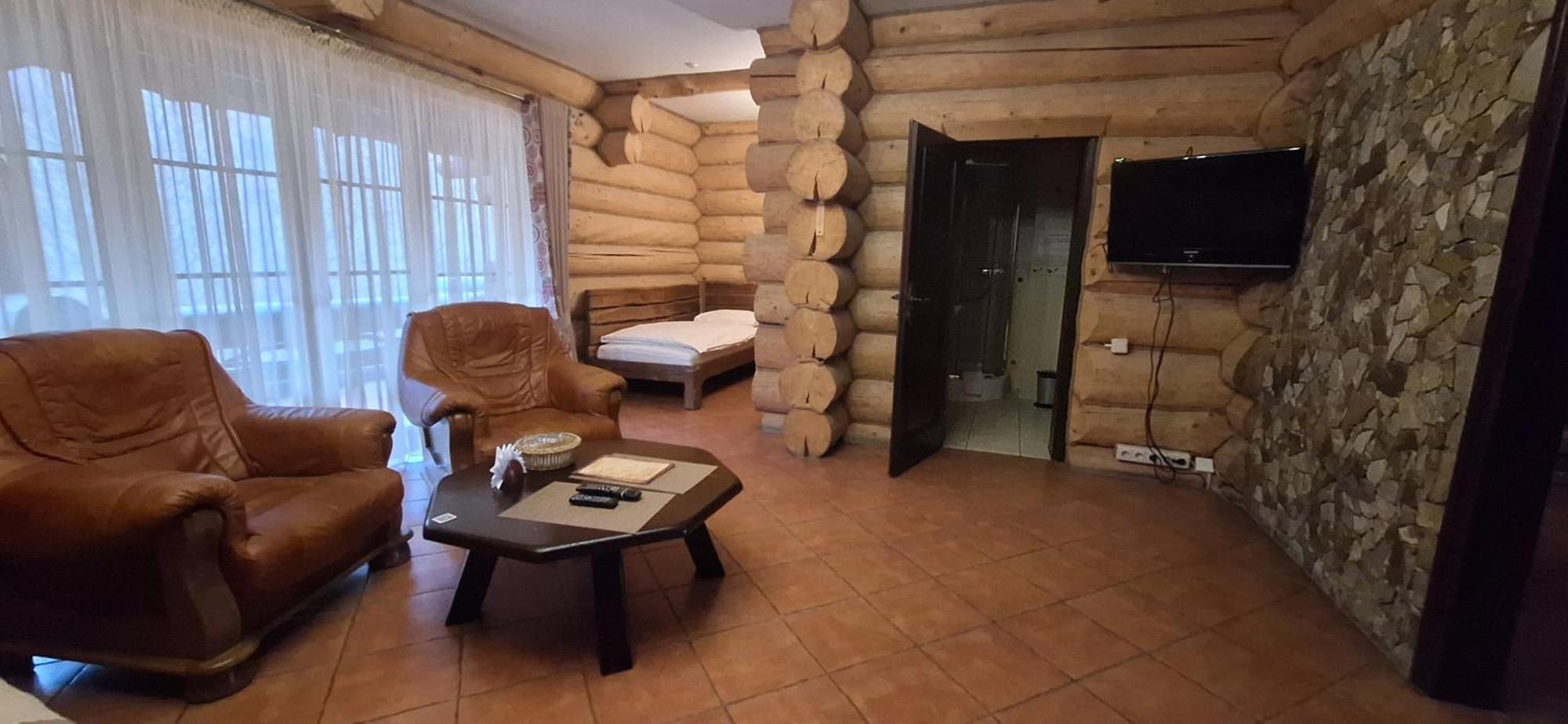 Фільварок Кмитів Hotel Velyki Kosharishcha Ngoại thất bức ảnh